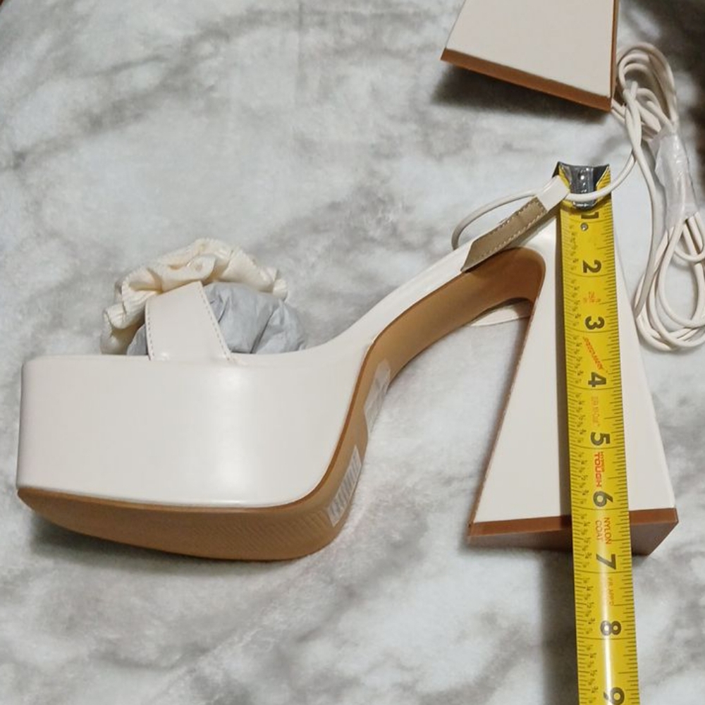 Retro Platform Heels - Picture 4 of 4